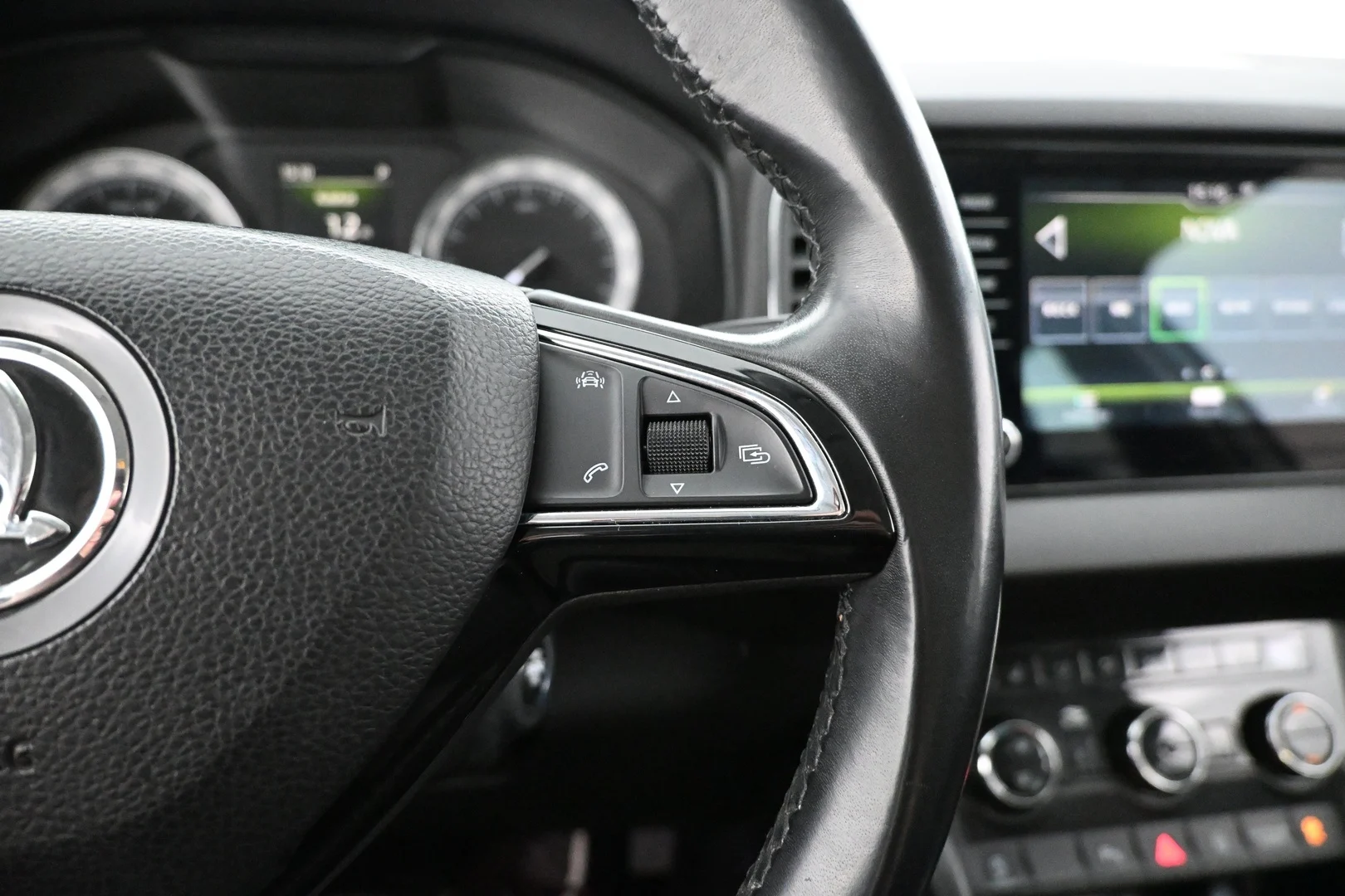 Car Image - 6Wo2fU2hyyGEo6cWGqBxQE
