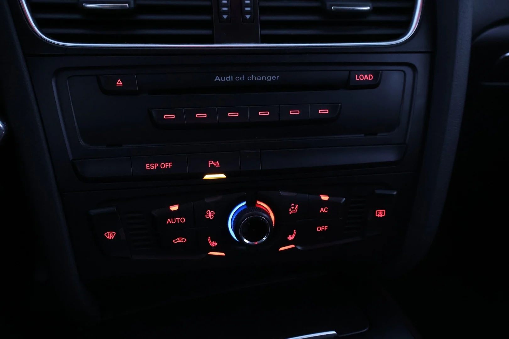 Car Image - 4SvhZ1CYlYTE49sXUQfoF