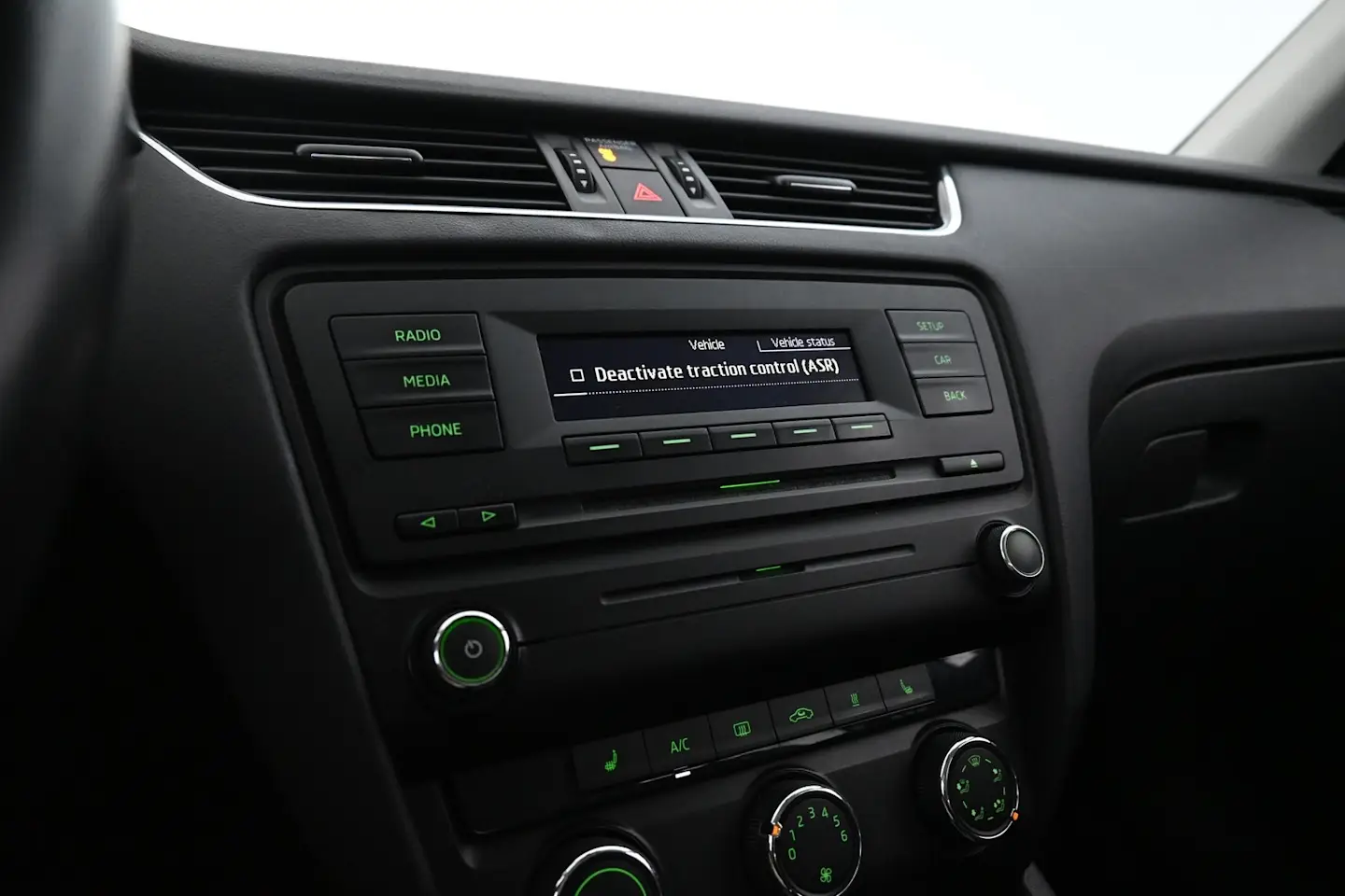 Car Image - 5ArKUb0eBEtdTCjbCAXT1l