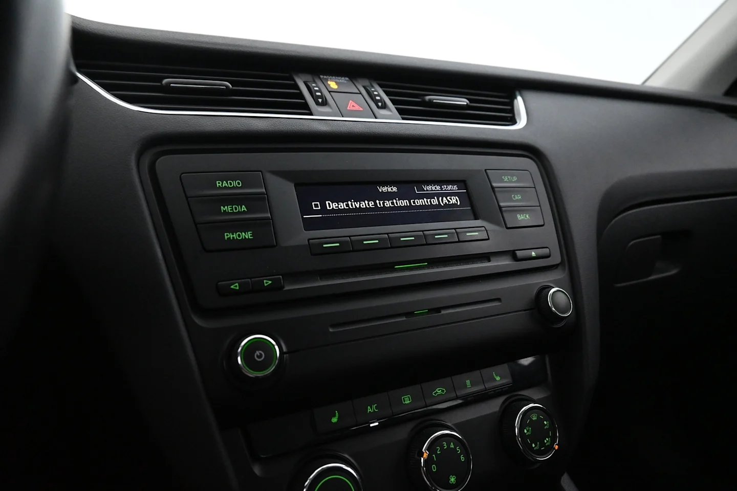 Car Image - 5ArKUb0eBEtdTCjbCAXT1l