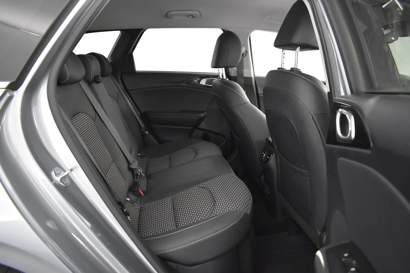 Car Image - 2v2oRc6nPDCYRqmmhJUWo8