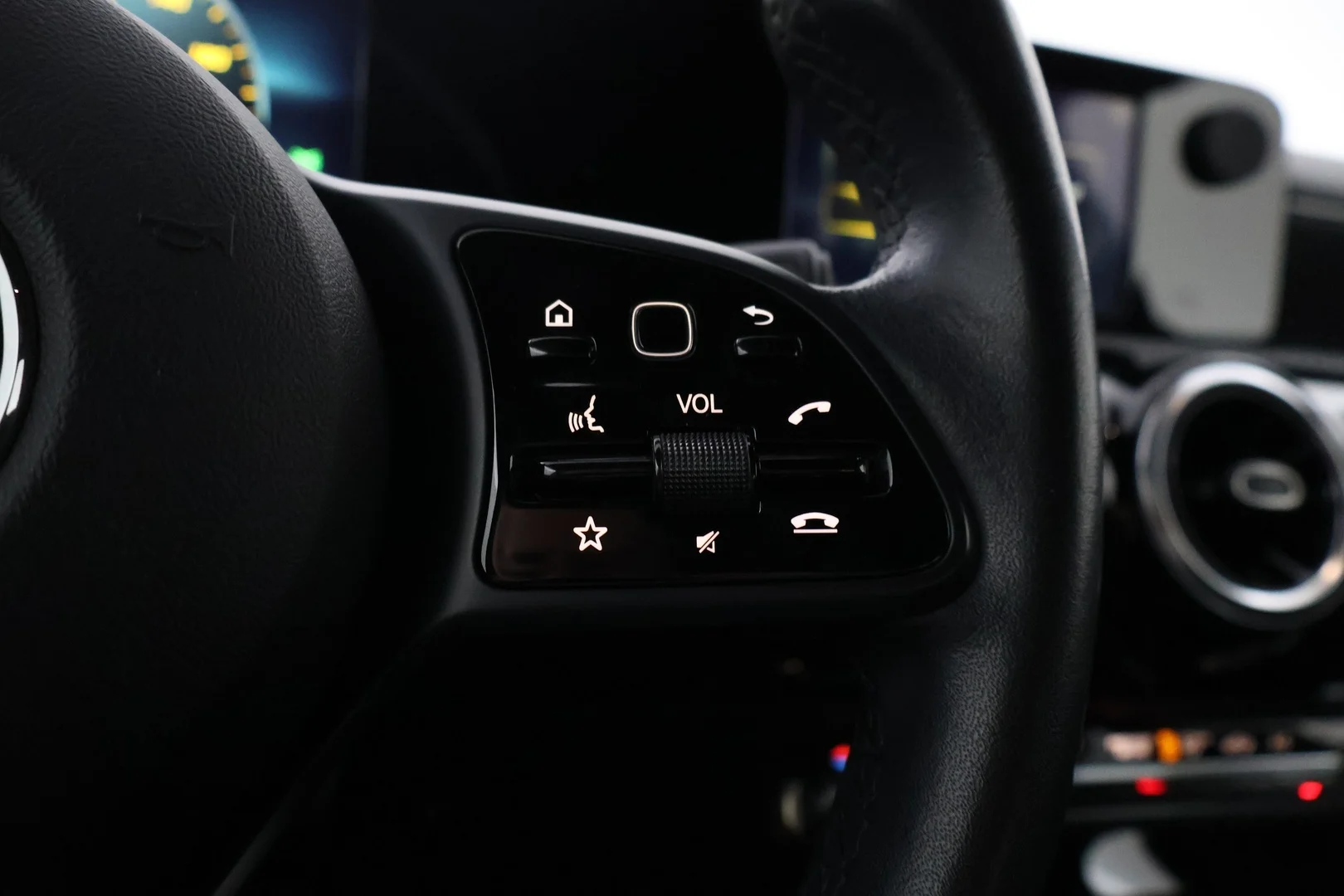 Car Image - hrM2KJwRO1xD3bVzeC21L