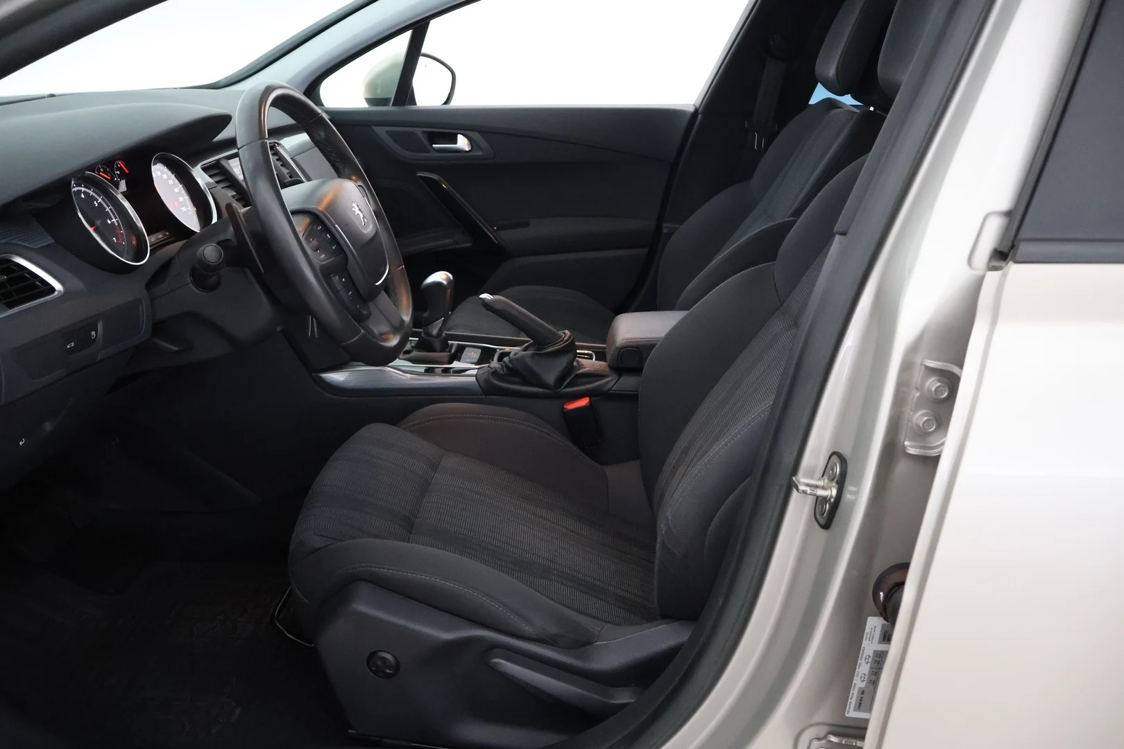 Car Image - 7cUaBEUeztWjehVCe4nRNX
