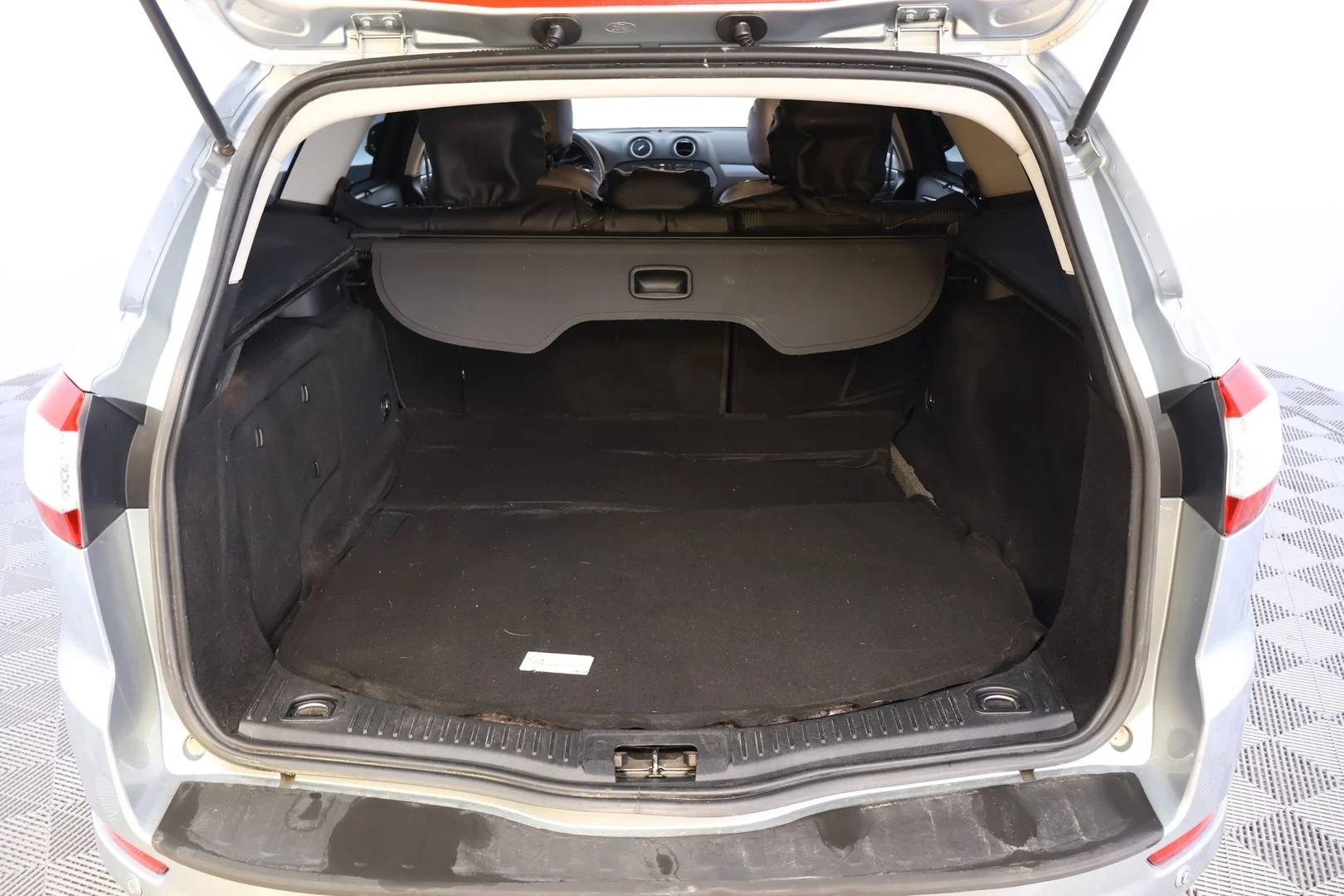 Car Image - vXcW9Znu7BZRGoNUyCR7F