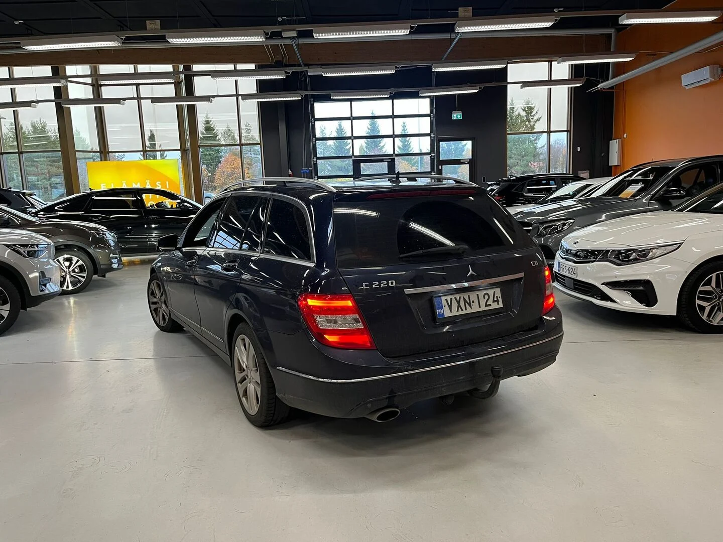 Car Image - 6MNT0hGdm2zhHqhDSTnzQm