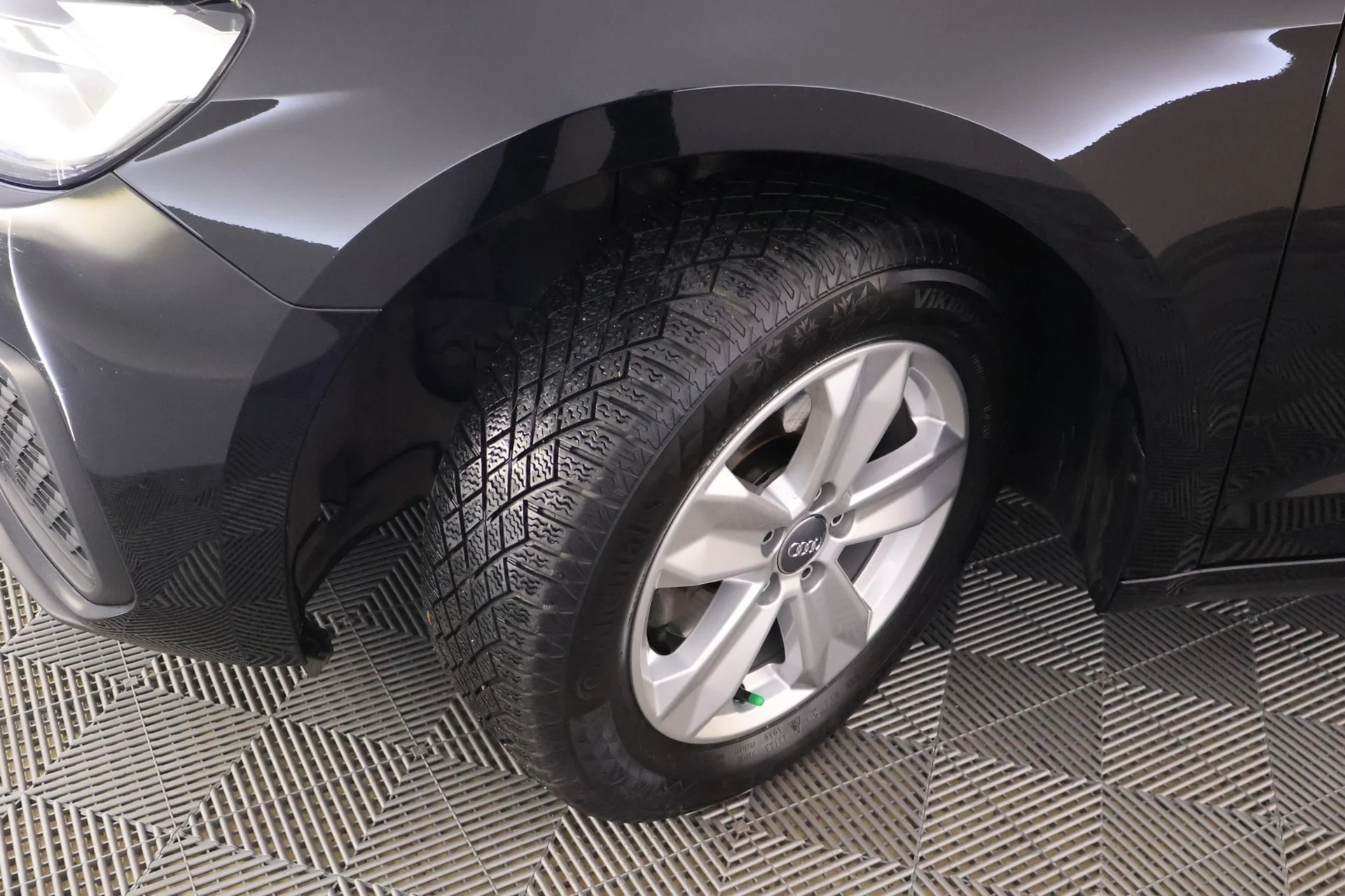 Car Image - 5f0yXn3LJfLQx5jt4uVkeE