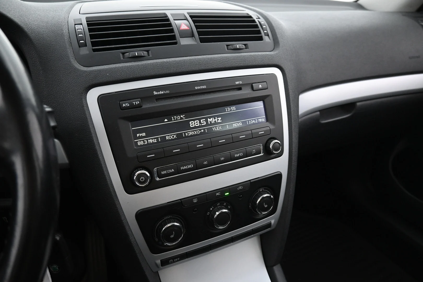 Car Image - 2cEgaUPCruh46155usxcNV