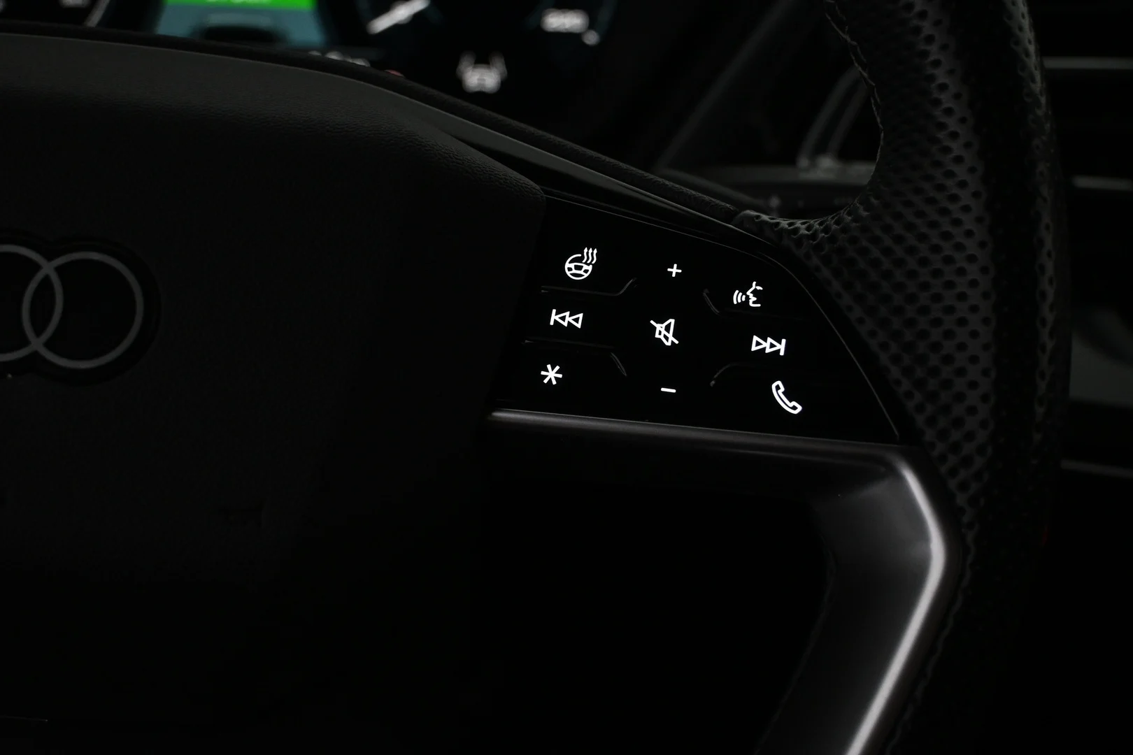 Car Image - 3VK1ATdLSsAztFyNniQLv4