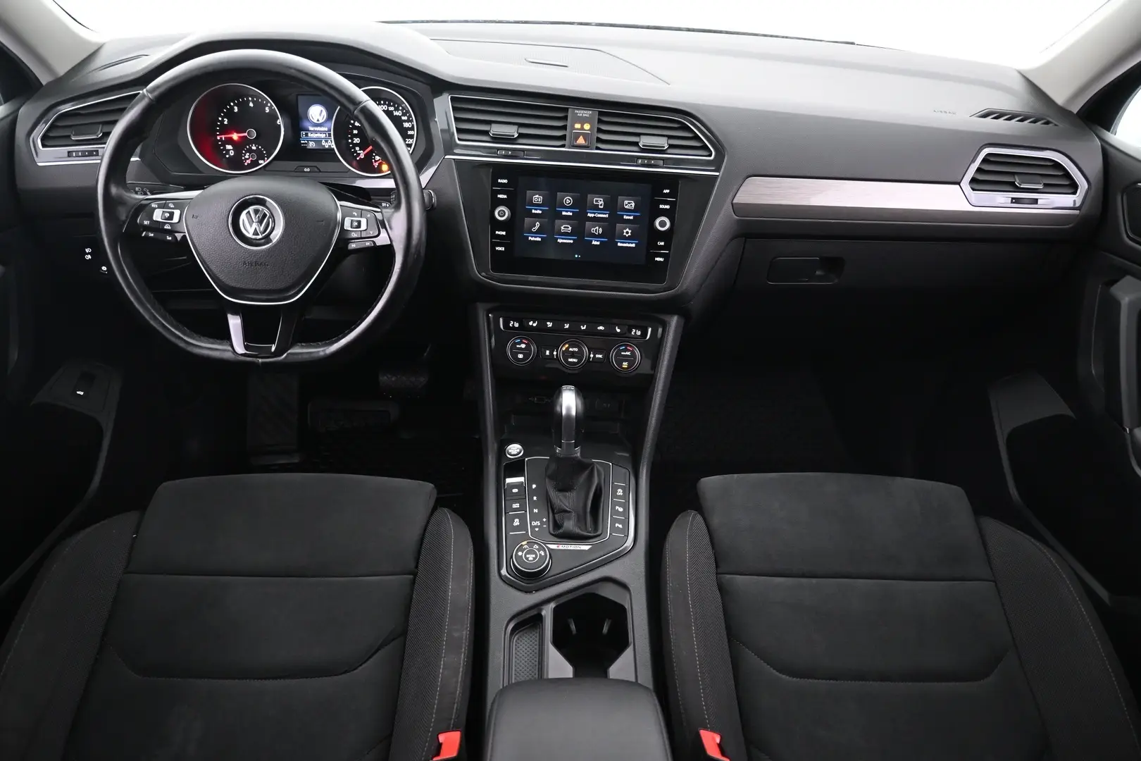 Car Image - wnRnwmLRUi474UGRr151J
