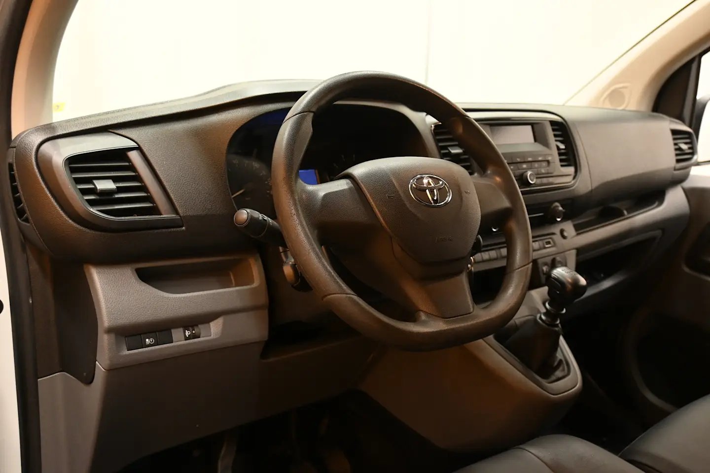 Car Image - 2lqxBzkZBElr7UM7a3KBgO