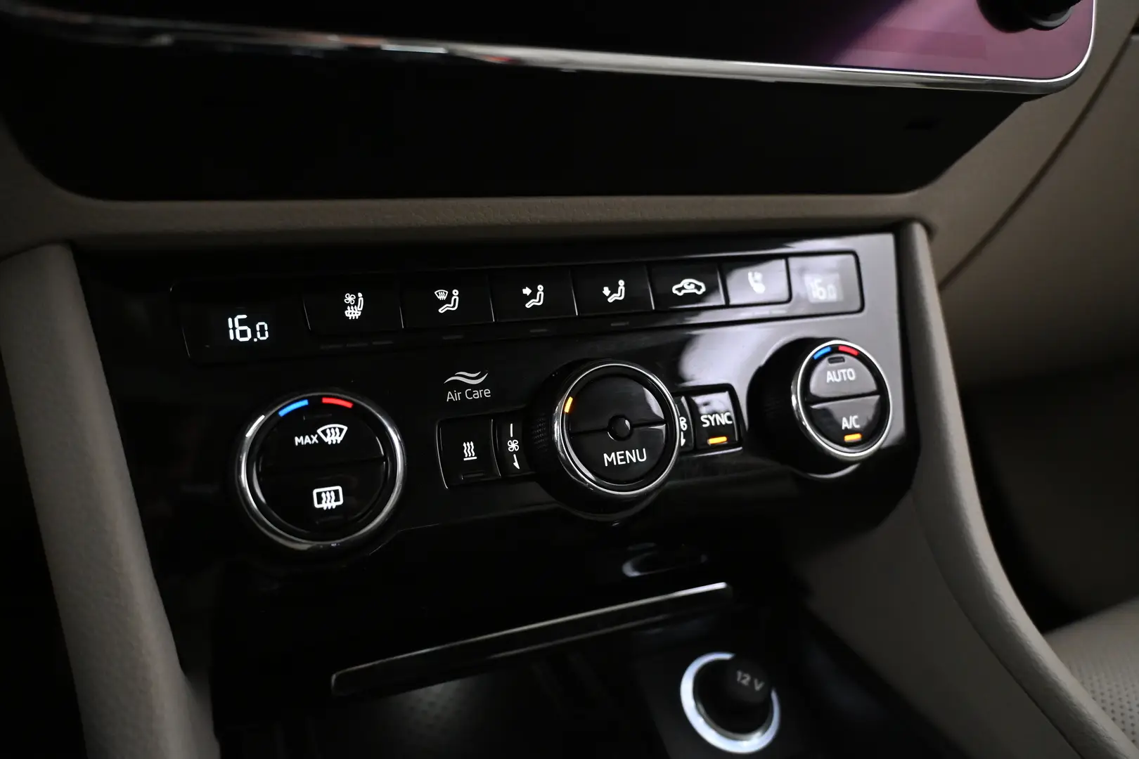 Car Image - 6O9FaZmGEMut87tKHAc1zl