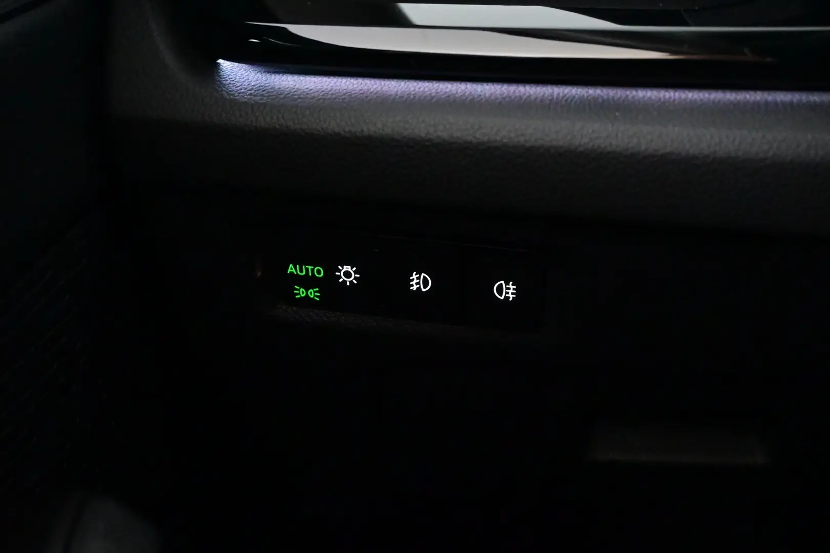 Car Image - 3Pv3eAf7zdrrwhhk27njfv
