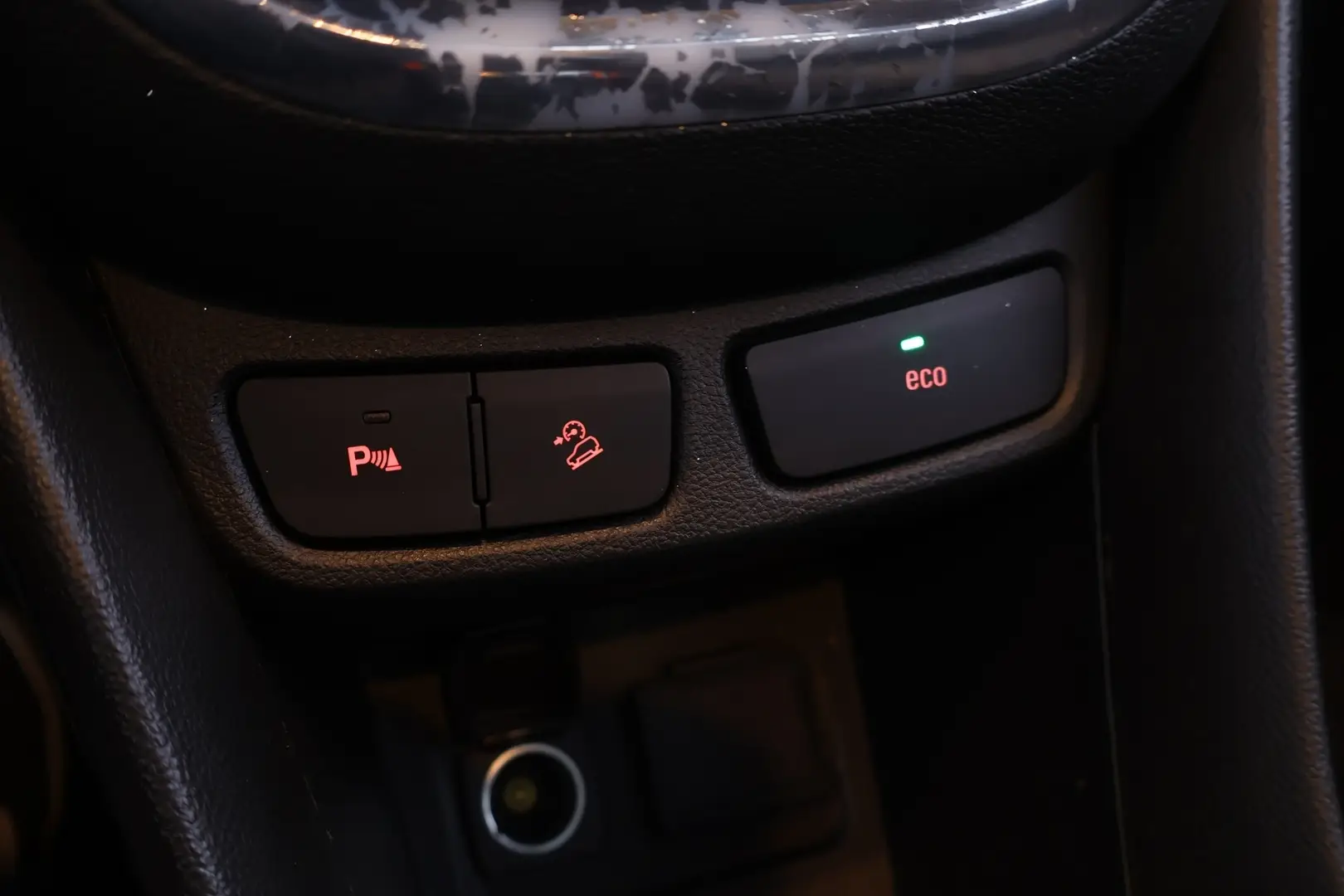 Car Image - 4AVBdKhHzz2rVGp1CdYfW9