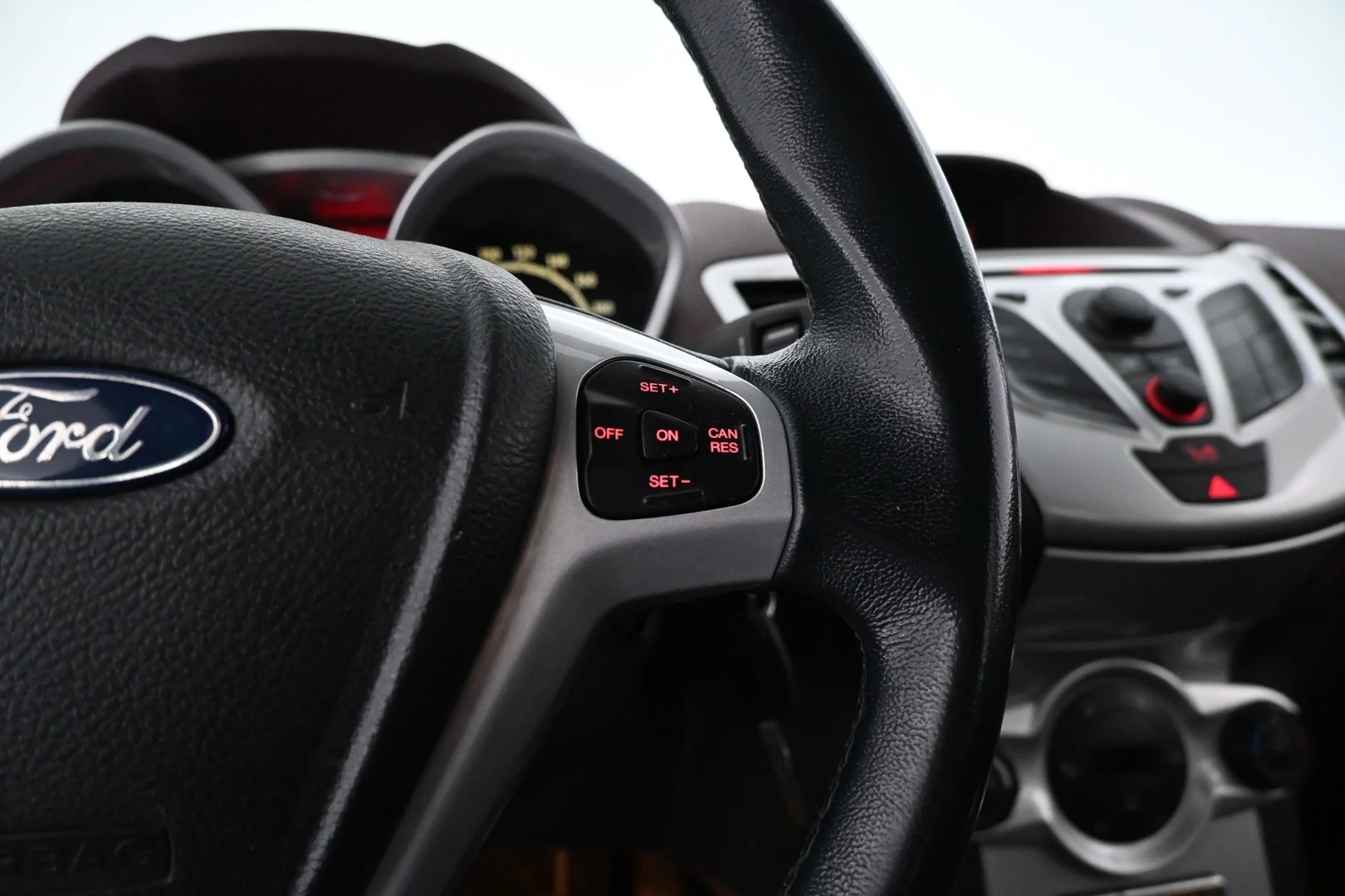 Car Image - 6J61LkNJs3Jkl2nFPBn3qa