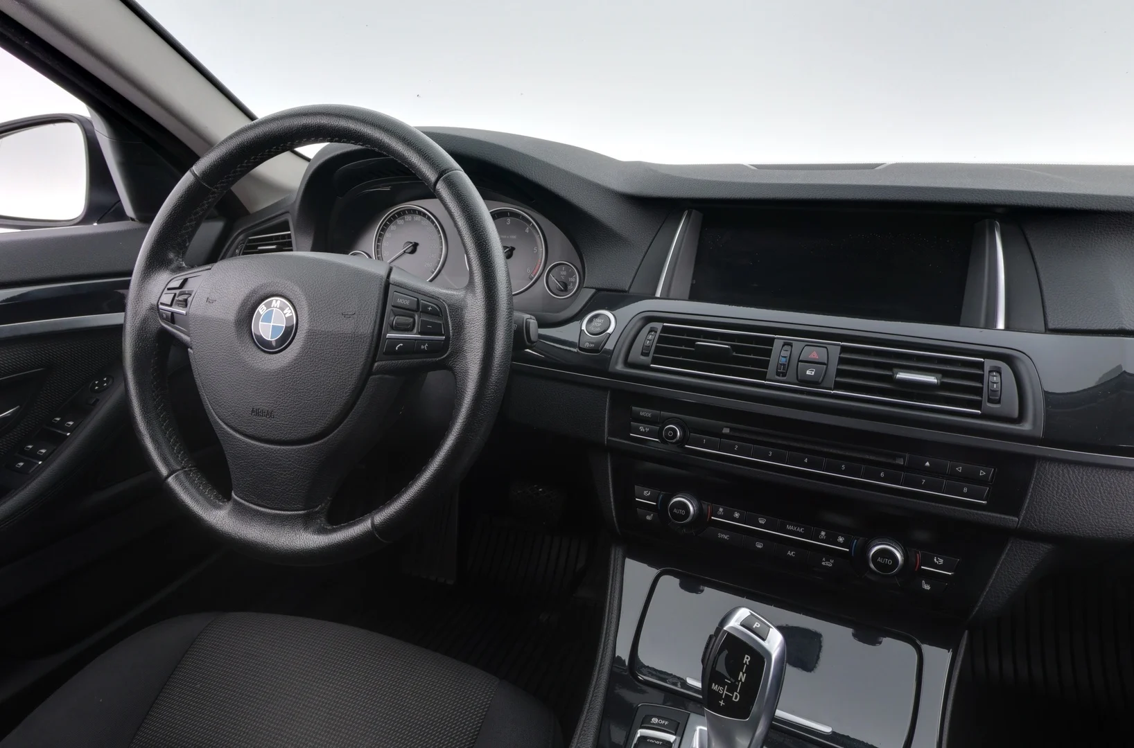 Car Image - 35jeoo7AAId1uAR5CxVaQ2