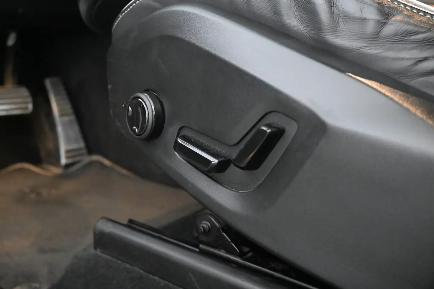 Car Image - 2q9NMRi5gxPsIvJGoZh38w