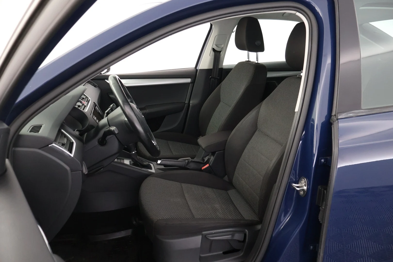 Car Image - 4mMU677XFS0Xh9MYCyPofk