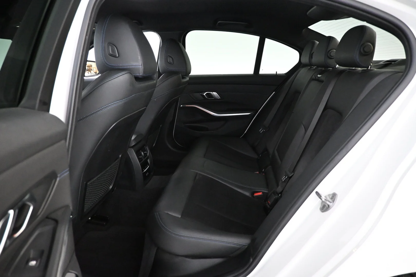 Car Image - 2ByL0vj2pSfJvTnE4gTZT