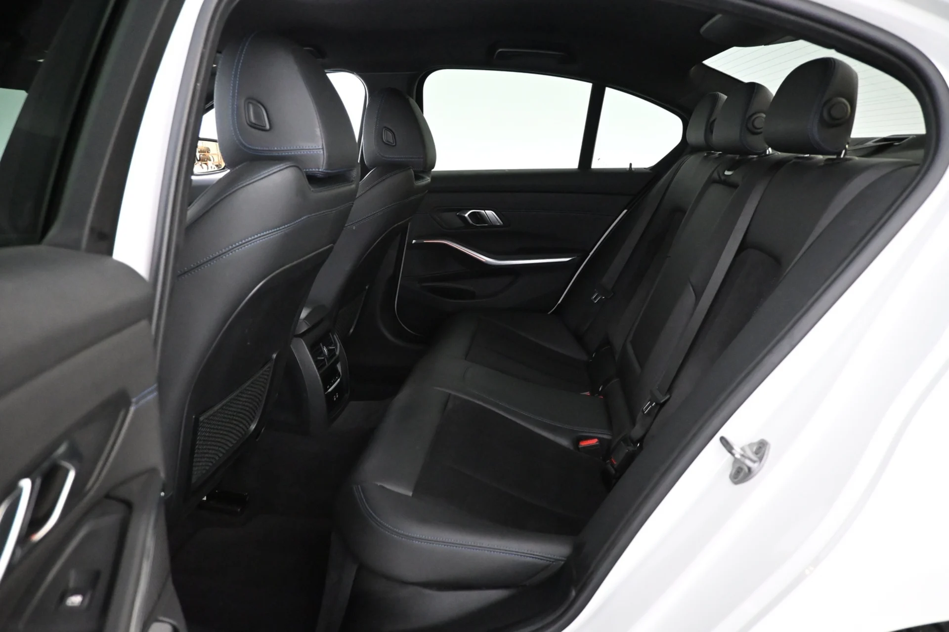 Car Image - 2ByL0vj2pSfJvTnE4gTZT