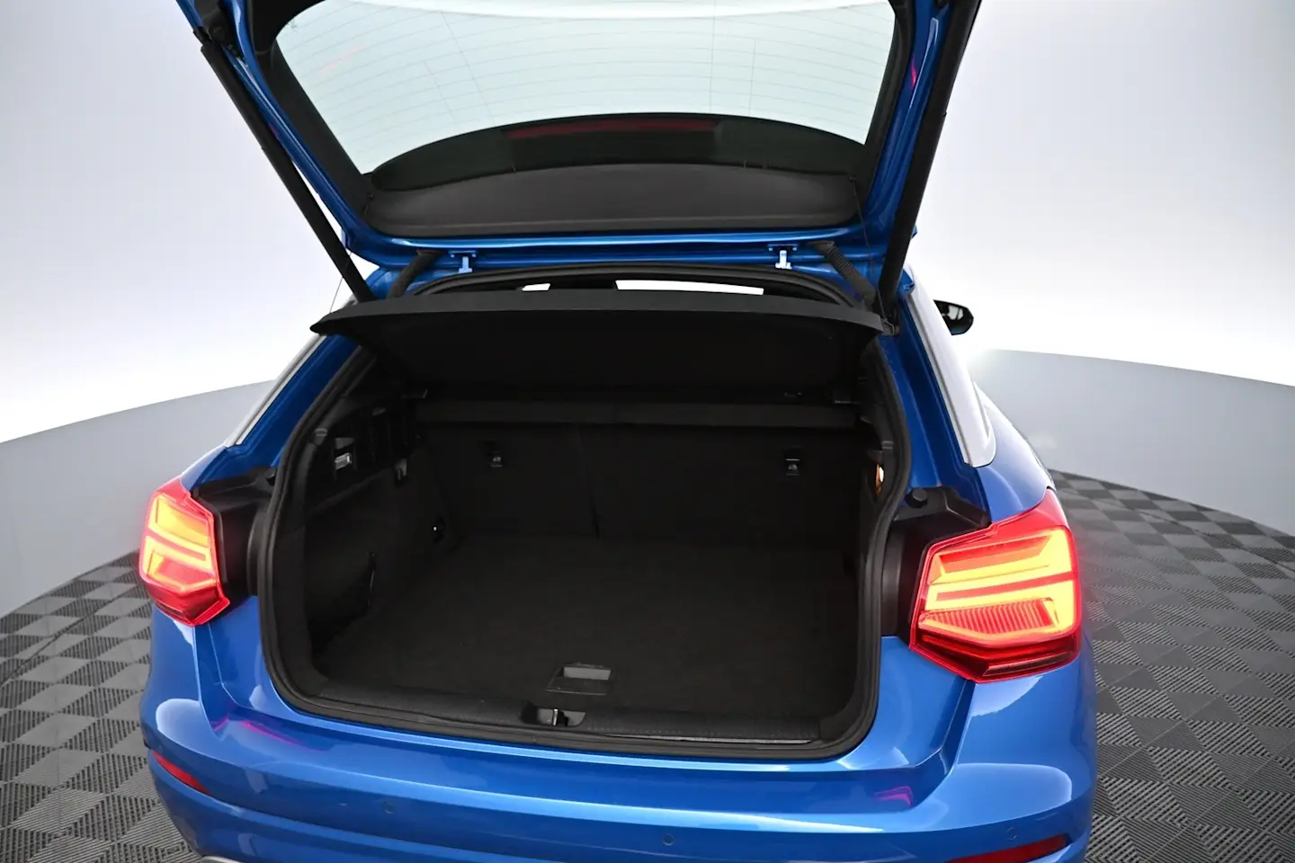 Car Image - 4Yv7eUArAUEkkDwDAaoFrg