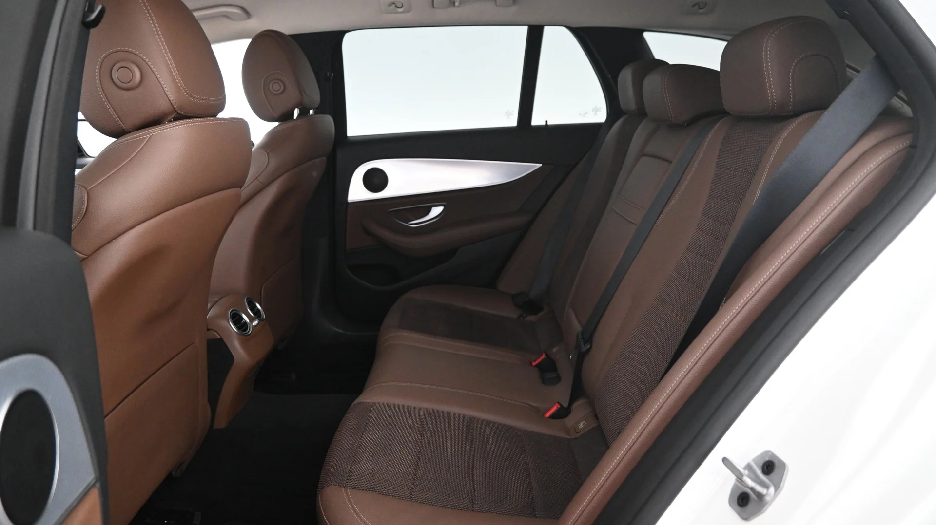 Car Image - 35rkjf8EFKFg0y8RNgNXpC