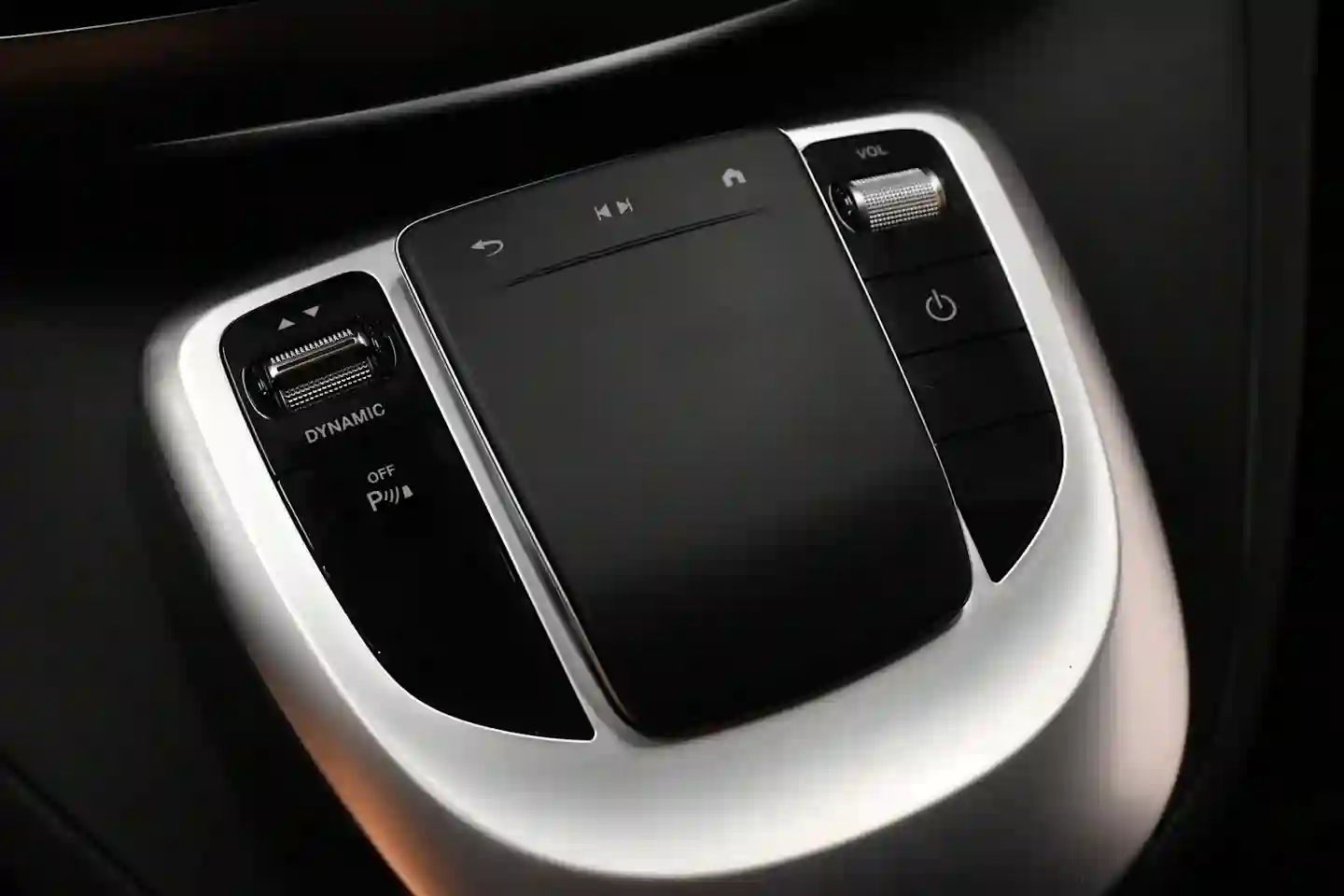 Car Image - 4AJ2YsnEz0D4Itj73zLLaO
