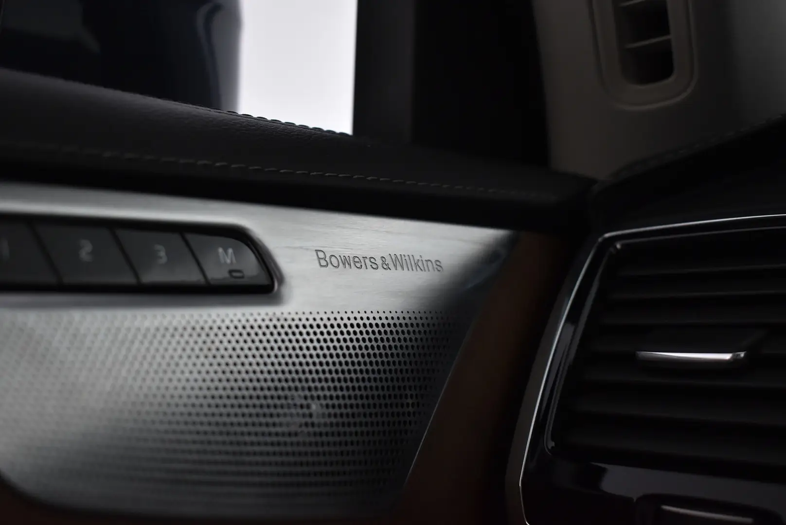 Car Image - gCN4XkbBXqFO25tAgJLjb