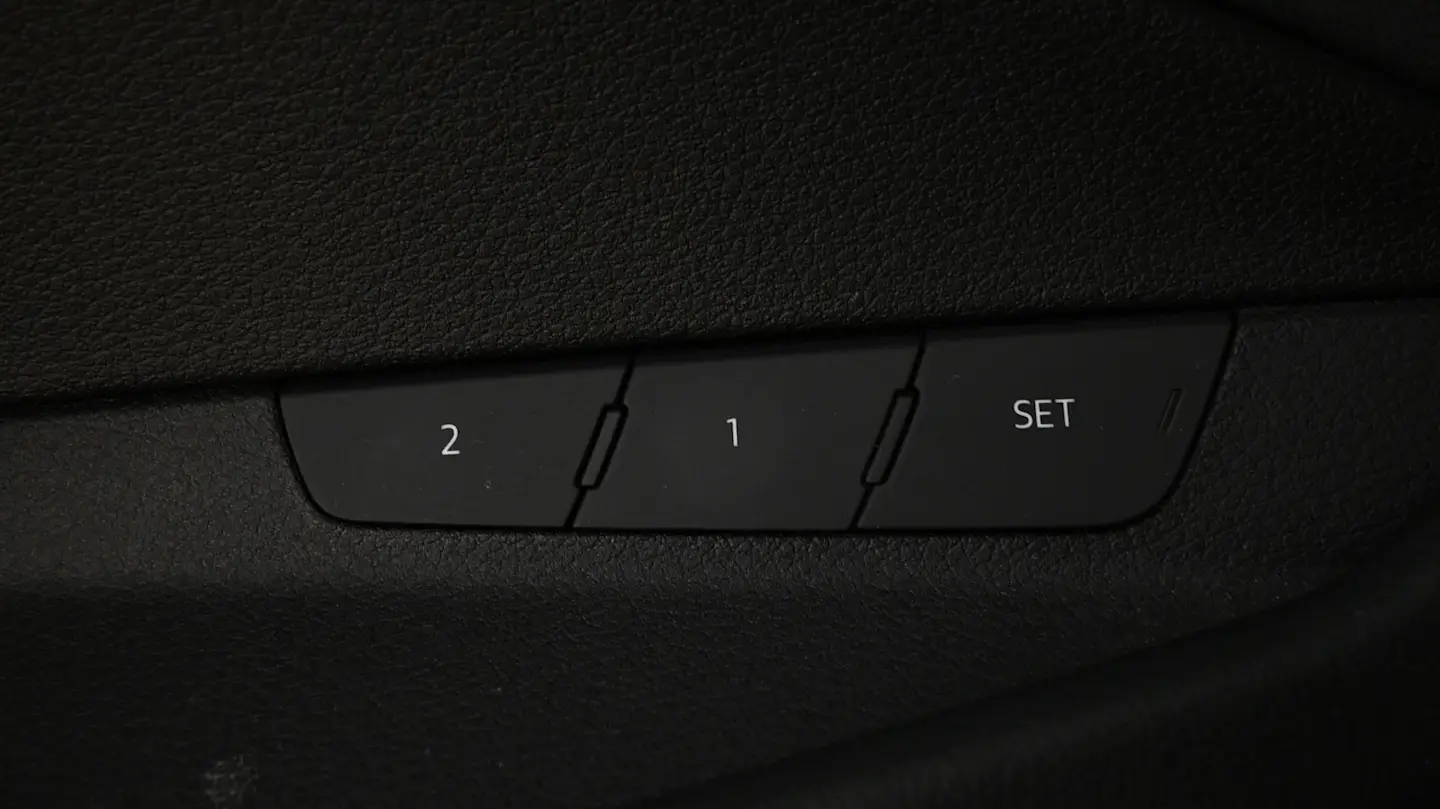 Car Image - 2Ji56n4gU5OsKzdobDPTuK
