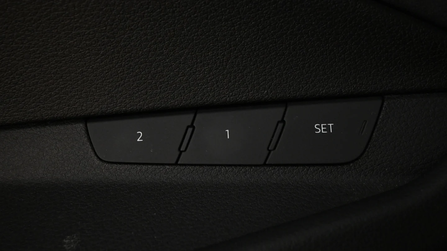 Car Image - 2Ji56n4gU5OsKzdobDPTuK