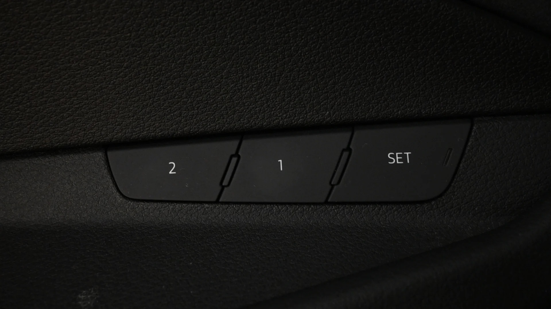 Car Image - 2Ji56n4gU5OsKzdobDPTuK