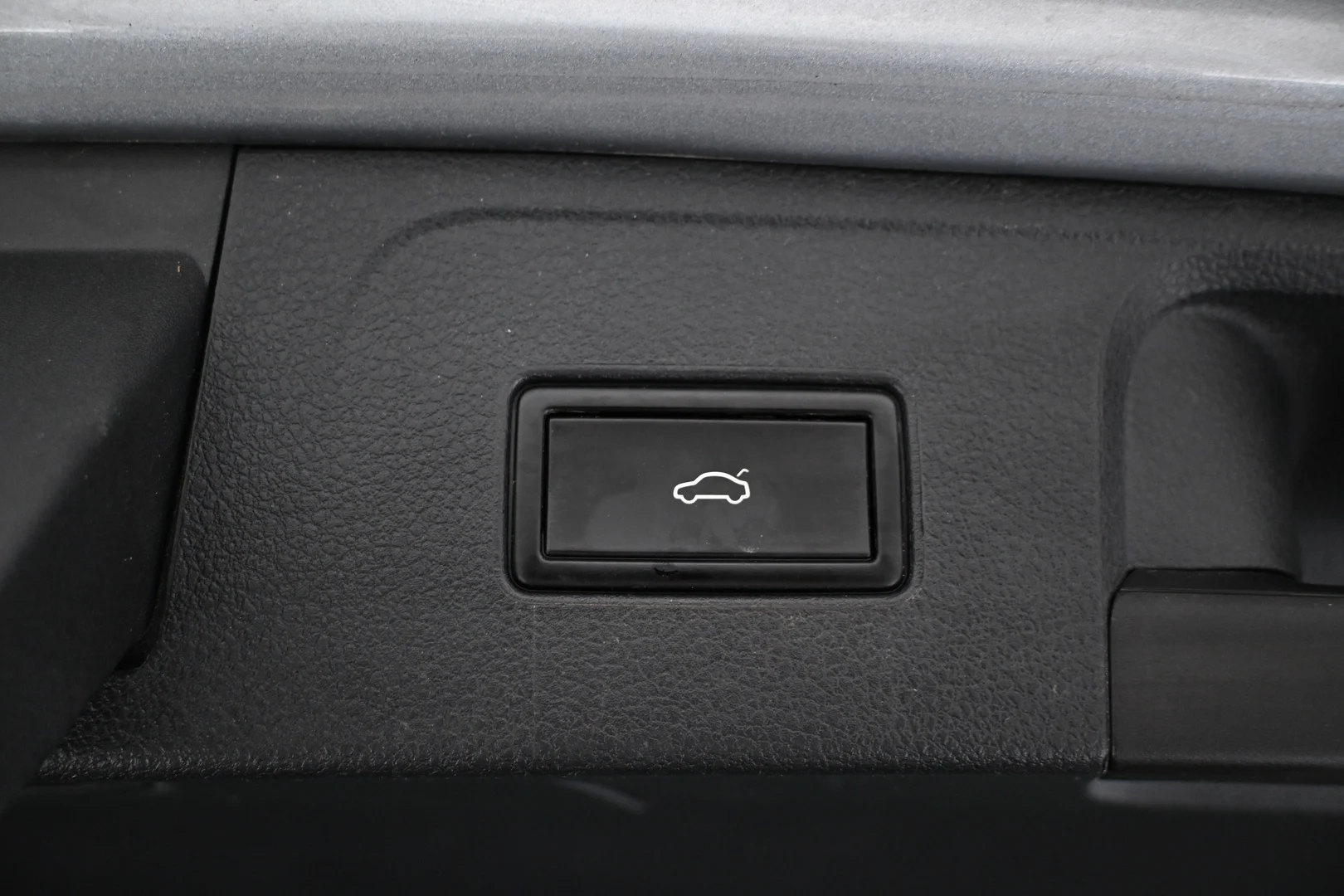 Car Image - 5x2RQLbzYRcHzmkACvooit