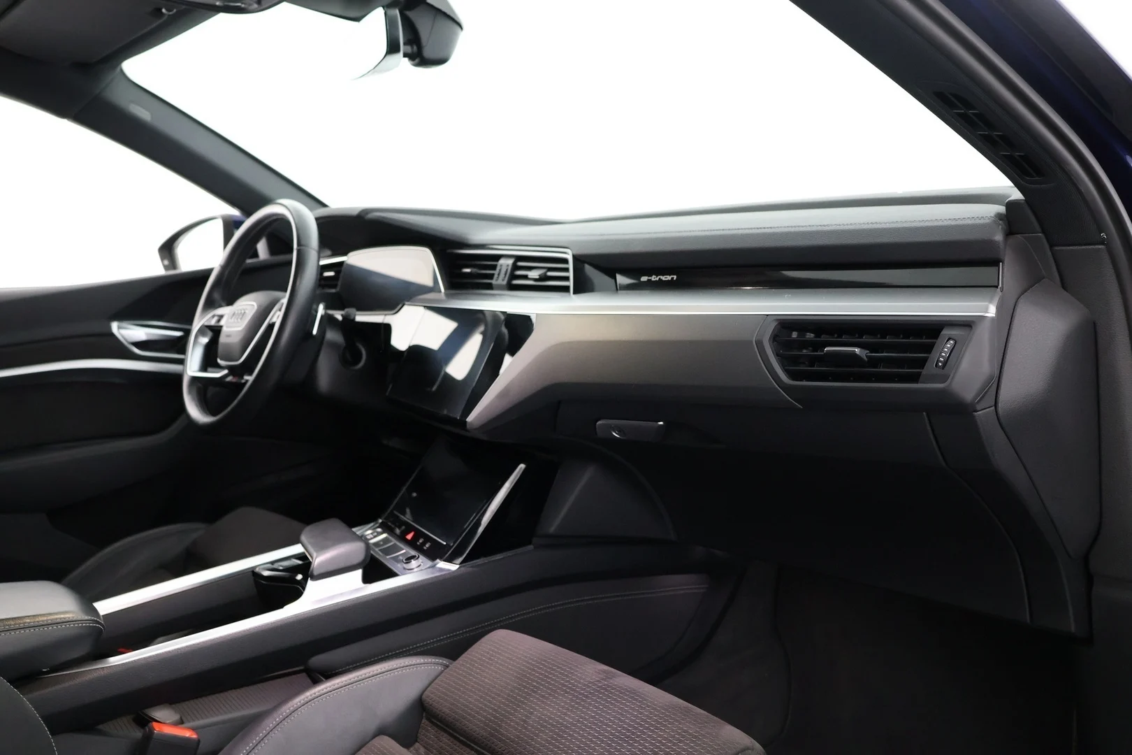 Car Image - 6ugXLCXdl5sfHLJXHmnD7C