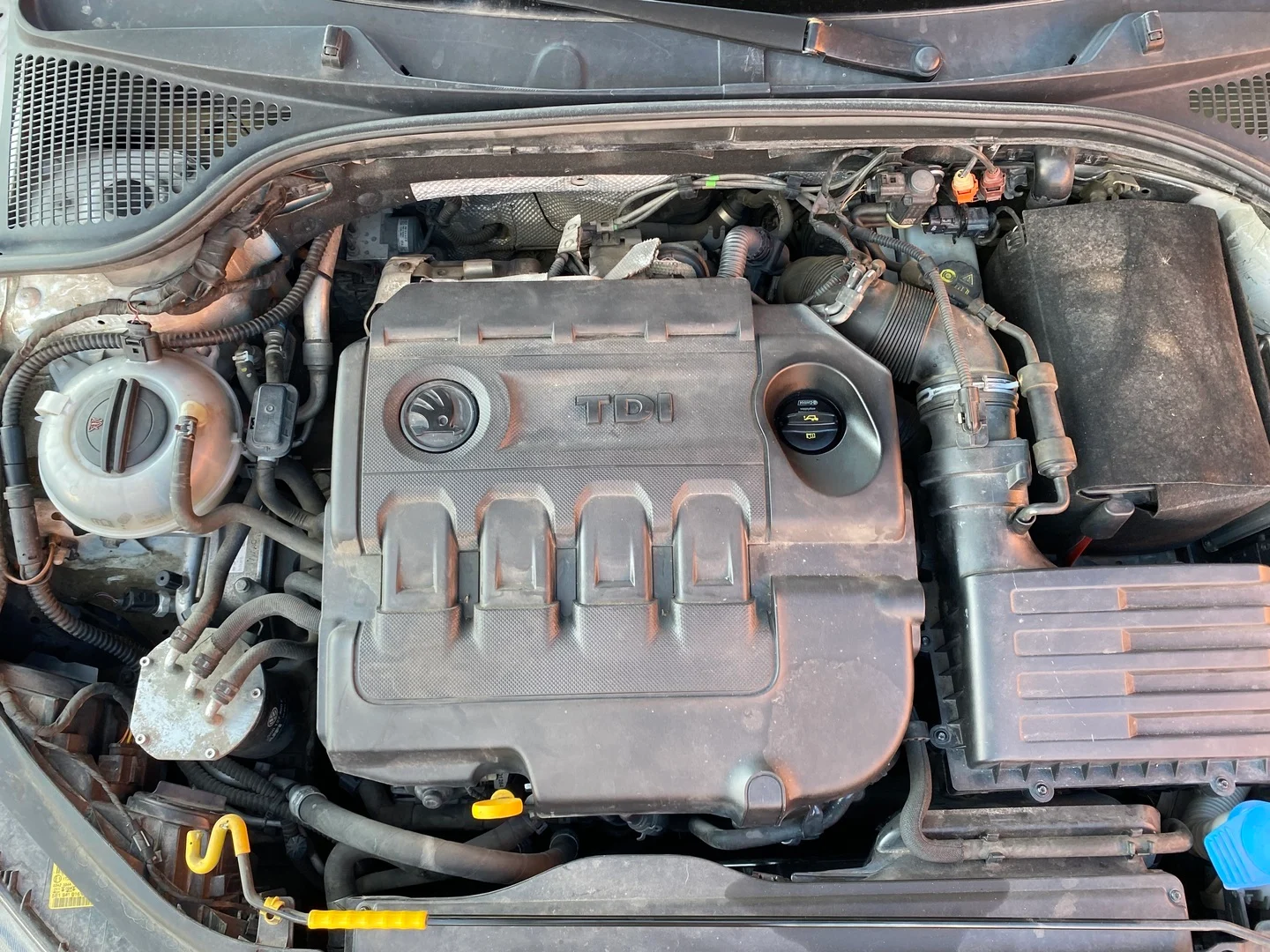 Car Image - 1D1hCris7iIQ37QVWdXhfO
