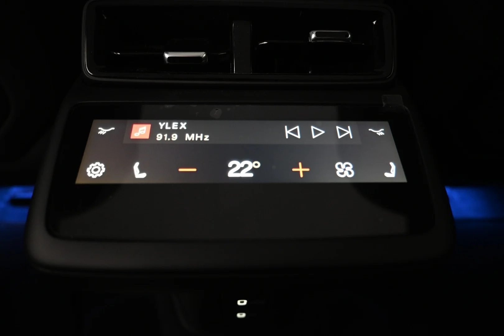 Car Image - 44w3gFvkTpjCM4g69a55rd