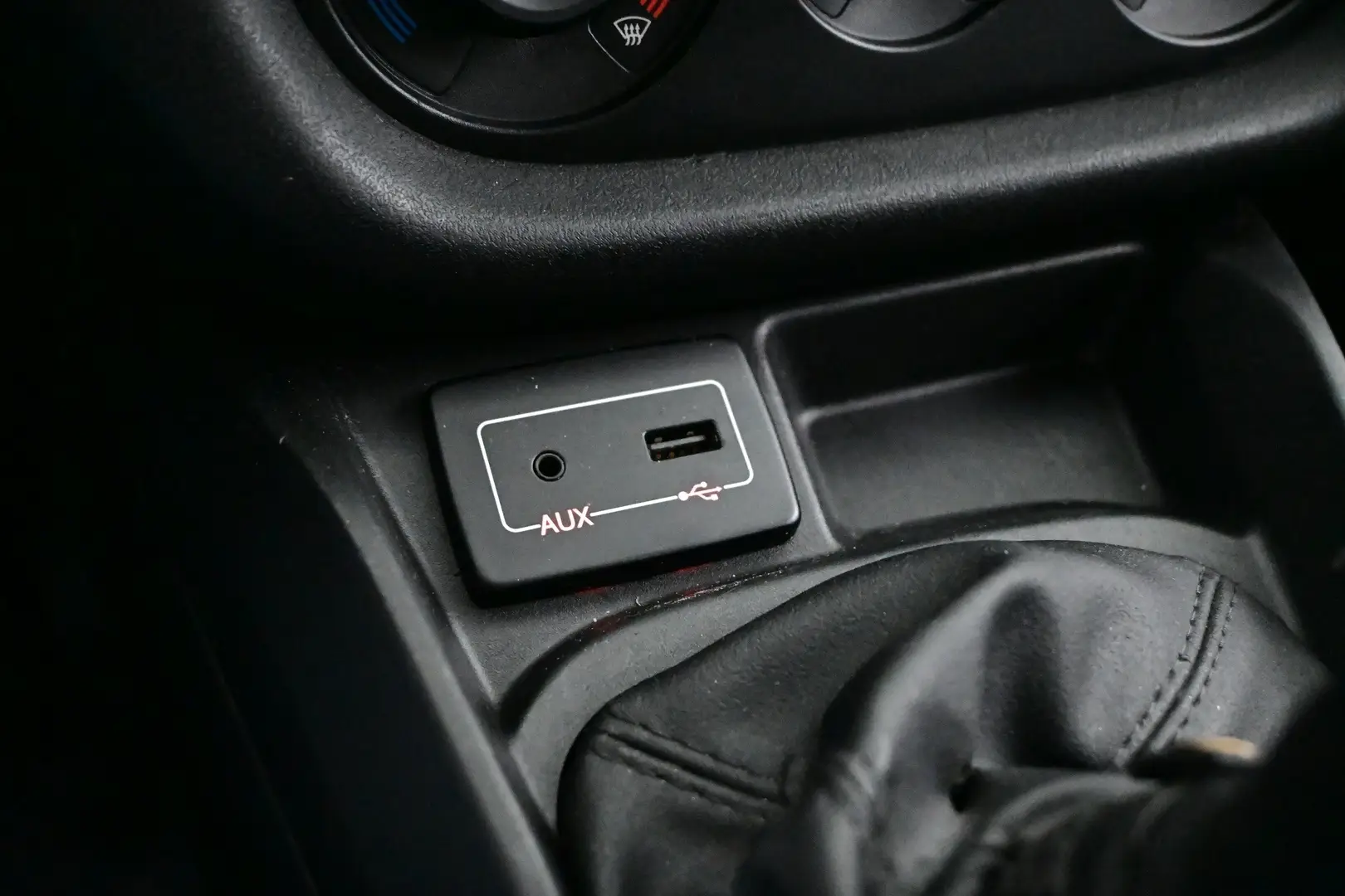 Car Image - 2xwtwzHRRtbAFF870g7ch7