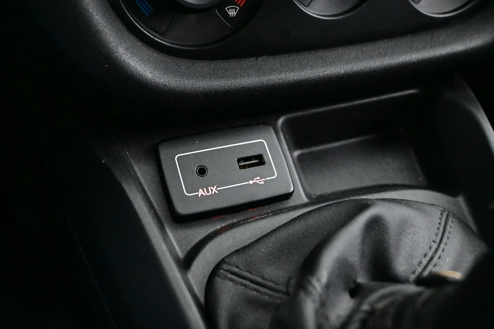 Car Image - 2xwtwzHRRtbAFF870g7ch7