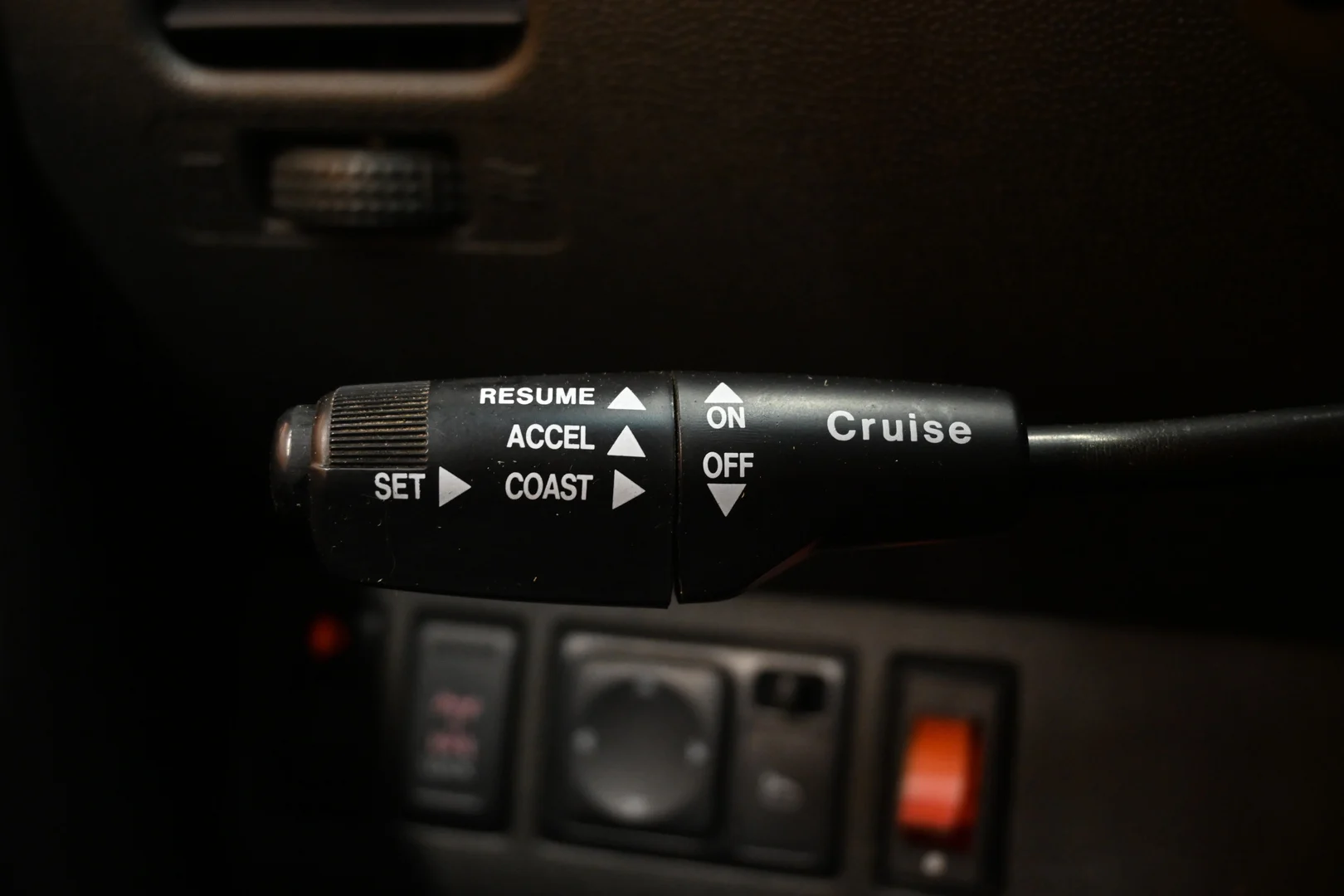 Car Image - 1pJdAx8QMvlFgIK7VO42Tm
