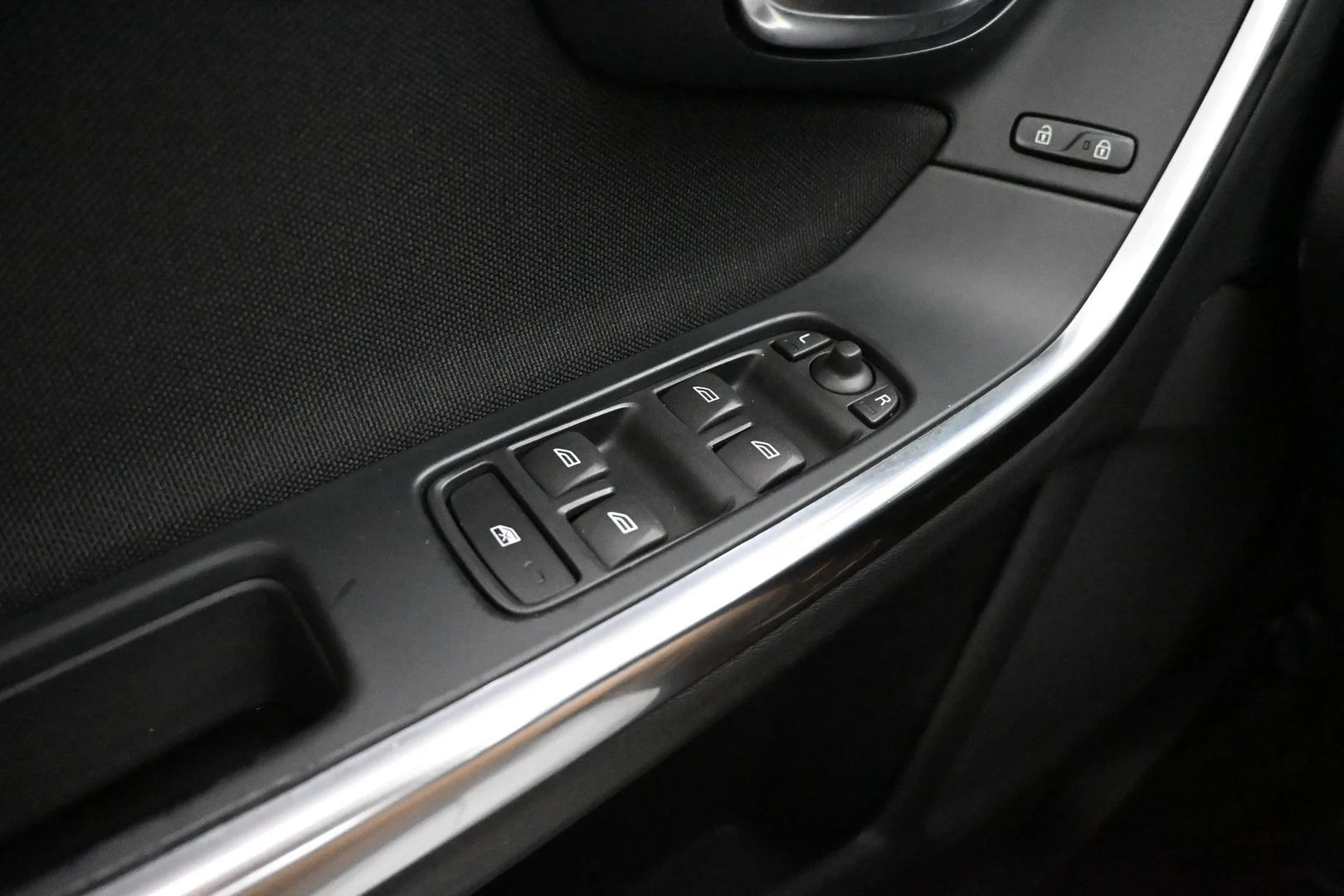 Car Image - ISvdw3oSehGN6EkEIw6Xb