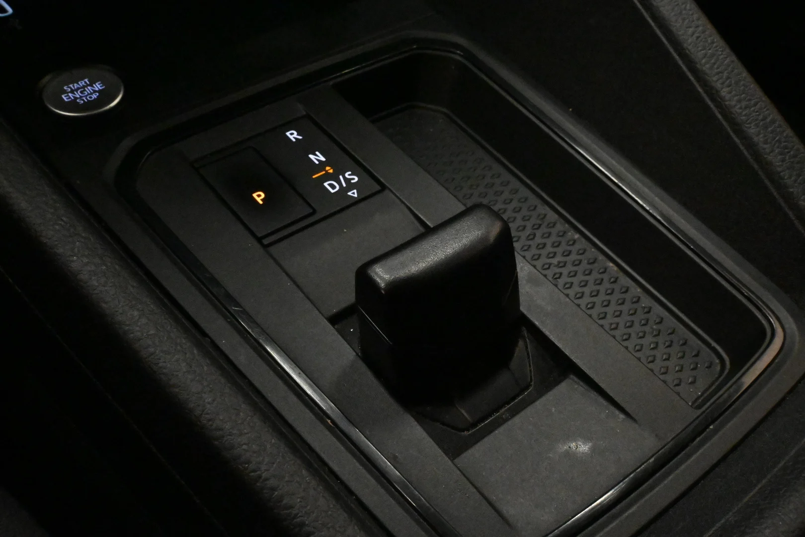 Car Image - 2zNzej9CTaxHta5BUwDk7R
