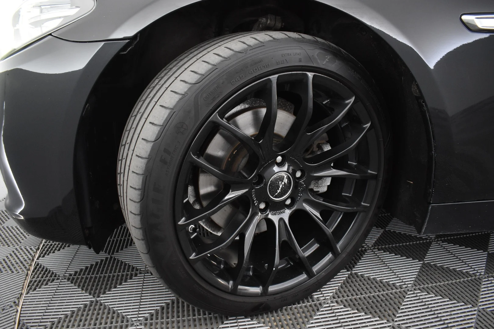 Car Image - 5uBizTbCeM5XzR7pkp2aJl