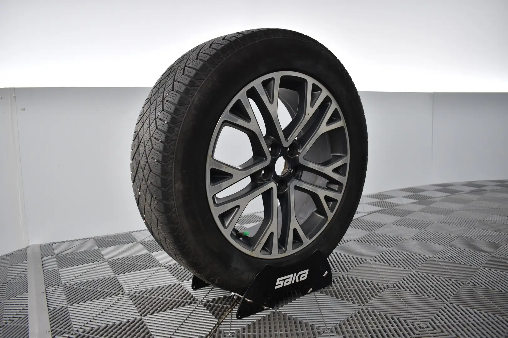 Car Image - 7g9eQ68HpJ1gERHwjiRVJP