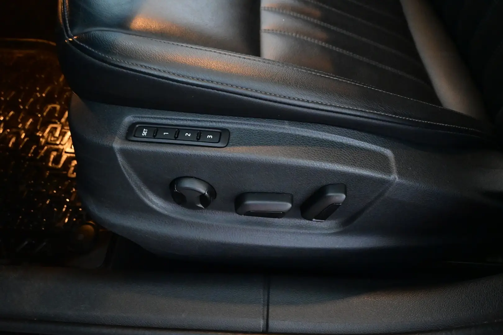 Car Image - 6LrKMFi4wGZUD7guYhlAtU