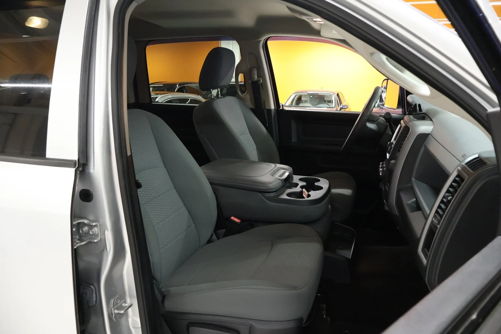 Car Image - 6qItTt50AlyiAfBUHX4DpZ