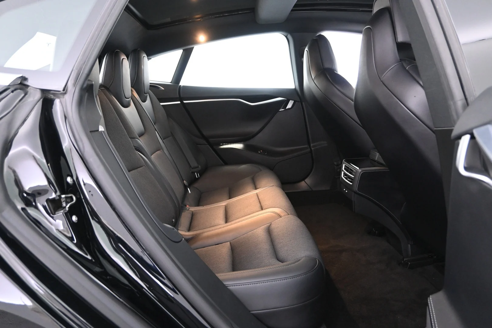 Car Image - 12vMNPaKT7uRSKqpDzD4jy
