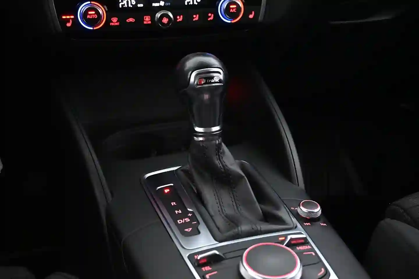 Car Image - 3V7yQg04JahpblBfgHqd2J