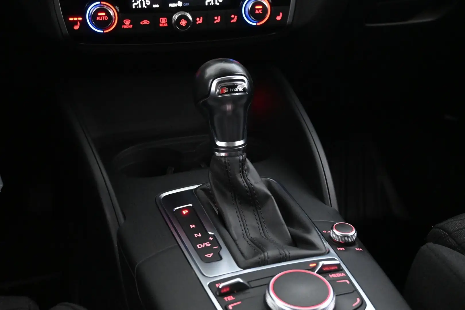 Car Image - 3V7yQg04JahpblBfgHqd2J