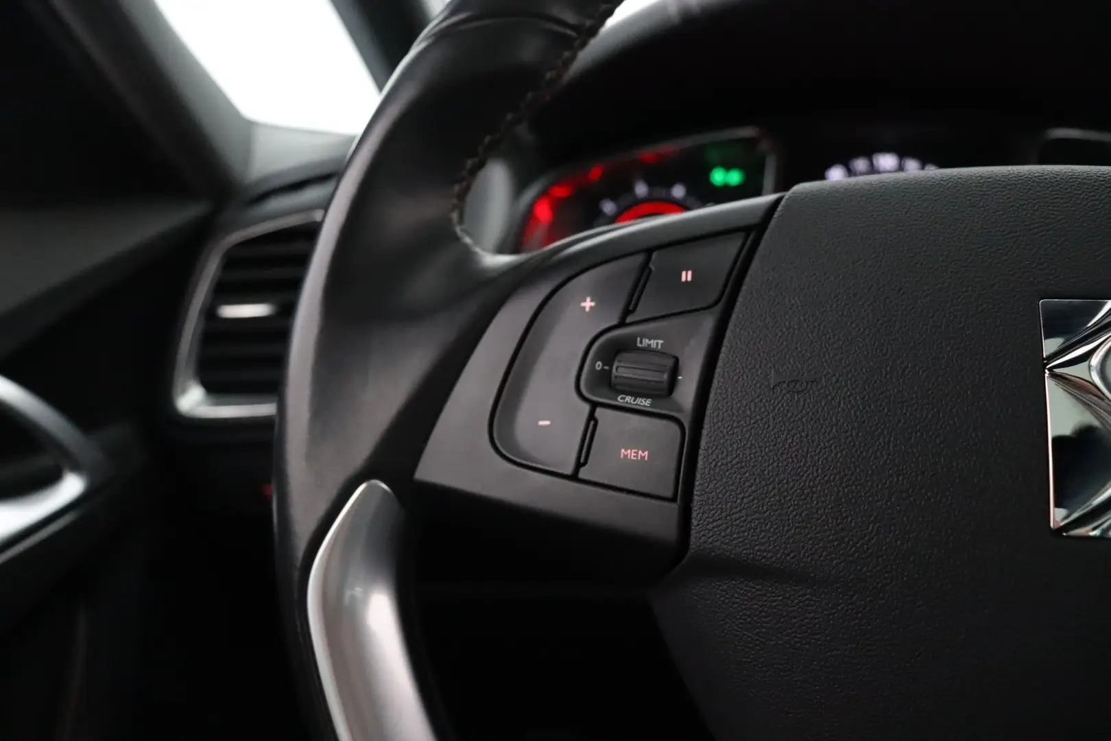 Car Image - 4lCrs1tBixFN2QY9NtDjpE