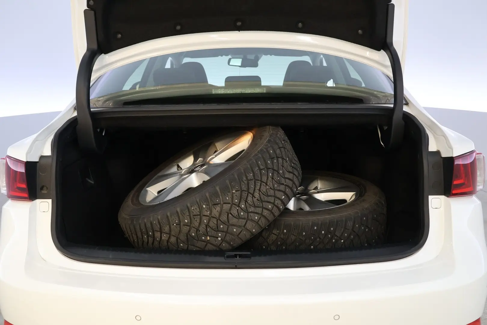 Car Image - 54bc2fWpv9K55JJsKRXyL8