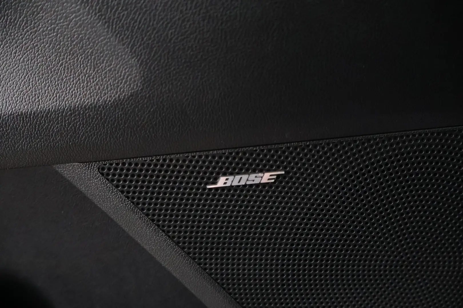 Car Image - 1Oh8HDA9EIpJNoNBcOuSWT