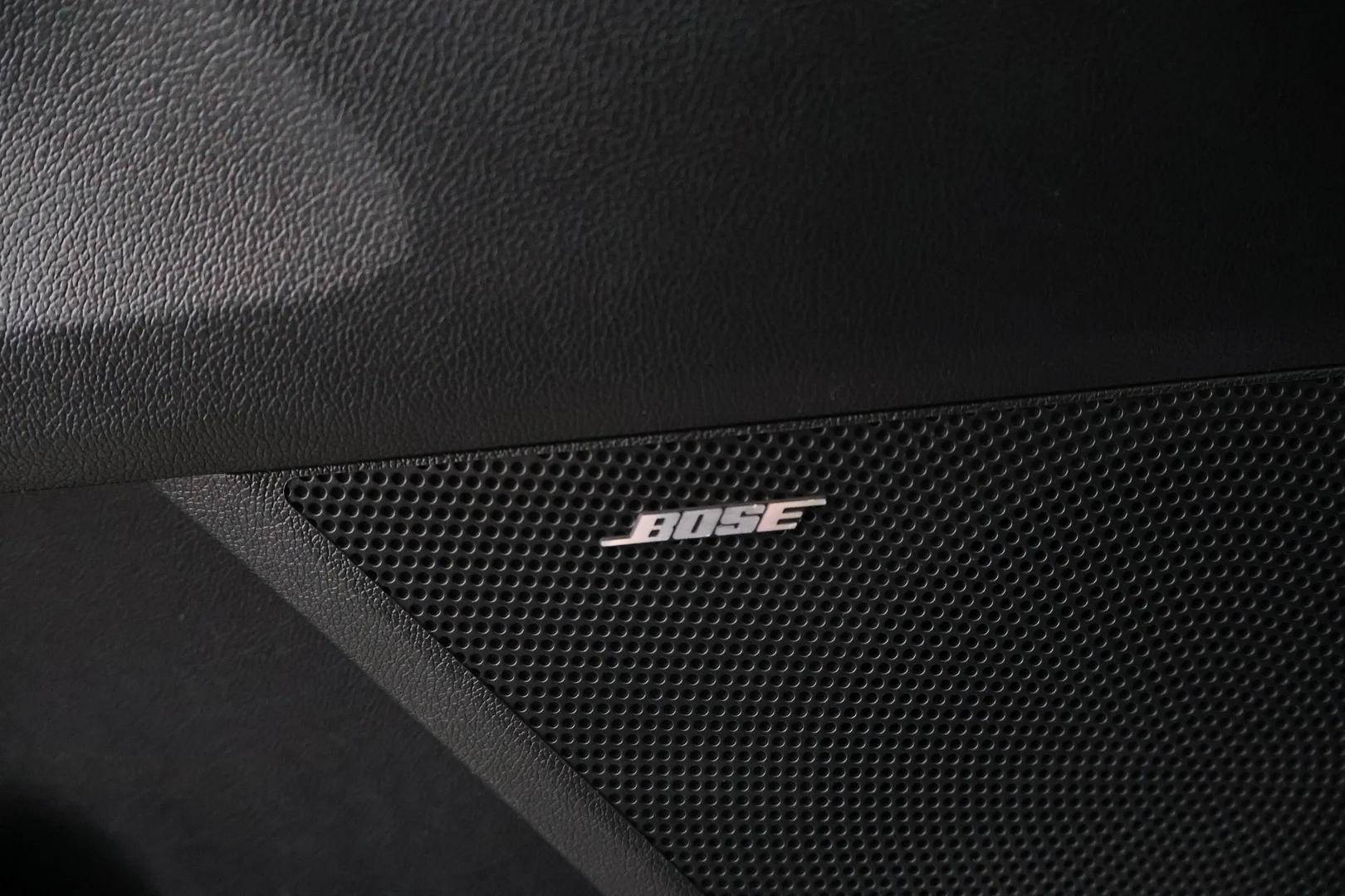 Car Image - 1Oh8HDA9EIpJNoNBcOuSWT